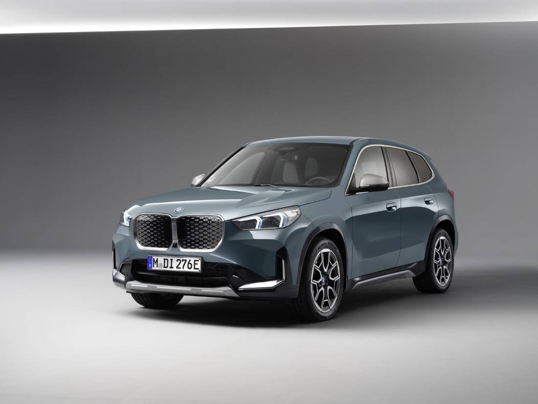 P90520687_highRes_the-all-new-bmw-ix1-
