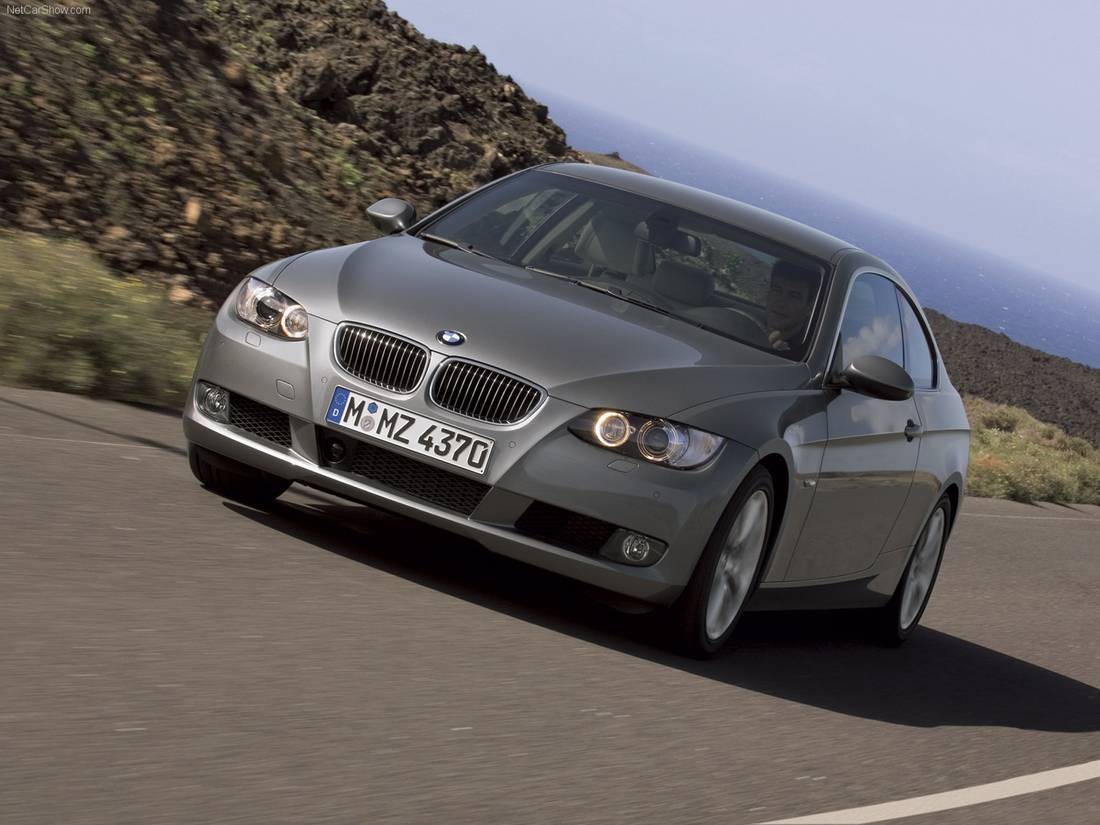 BMW-335i_Coupe-2007-1600-07.jpg