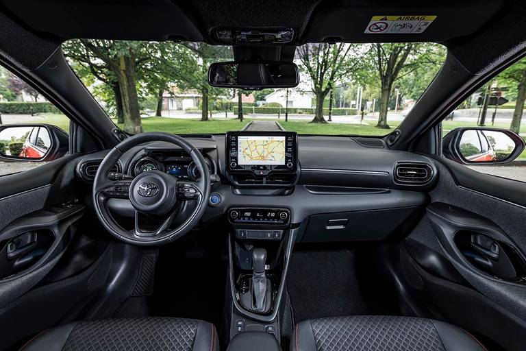 AS24 Yaris interieur