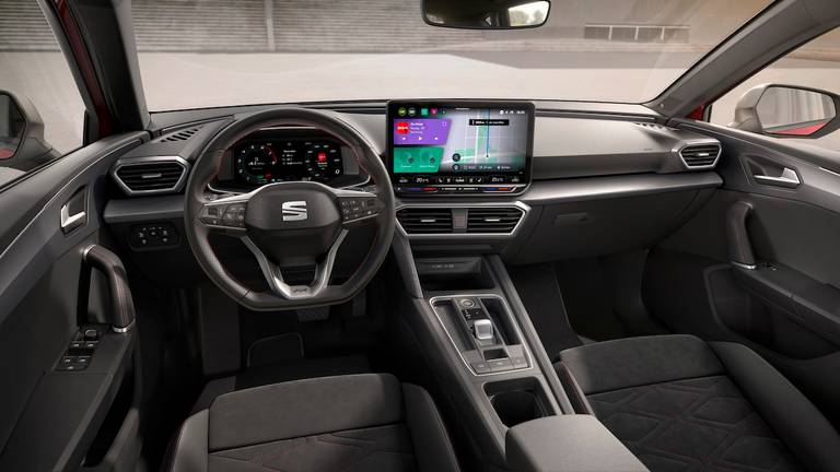 New-engines-and-improved-interior-for-the-upgraded-SEAT-Leon 03 HQ