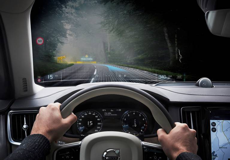 253687 Volvo Cars and Varjo launch world-first mixed reality application for car