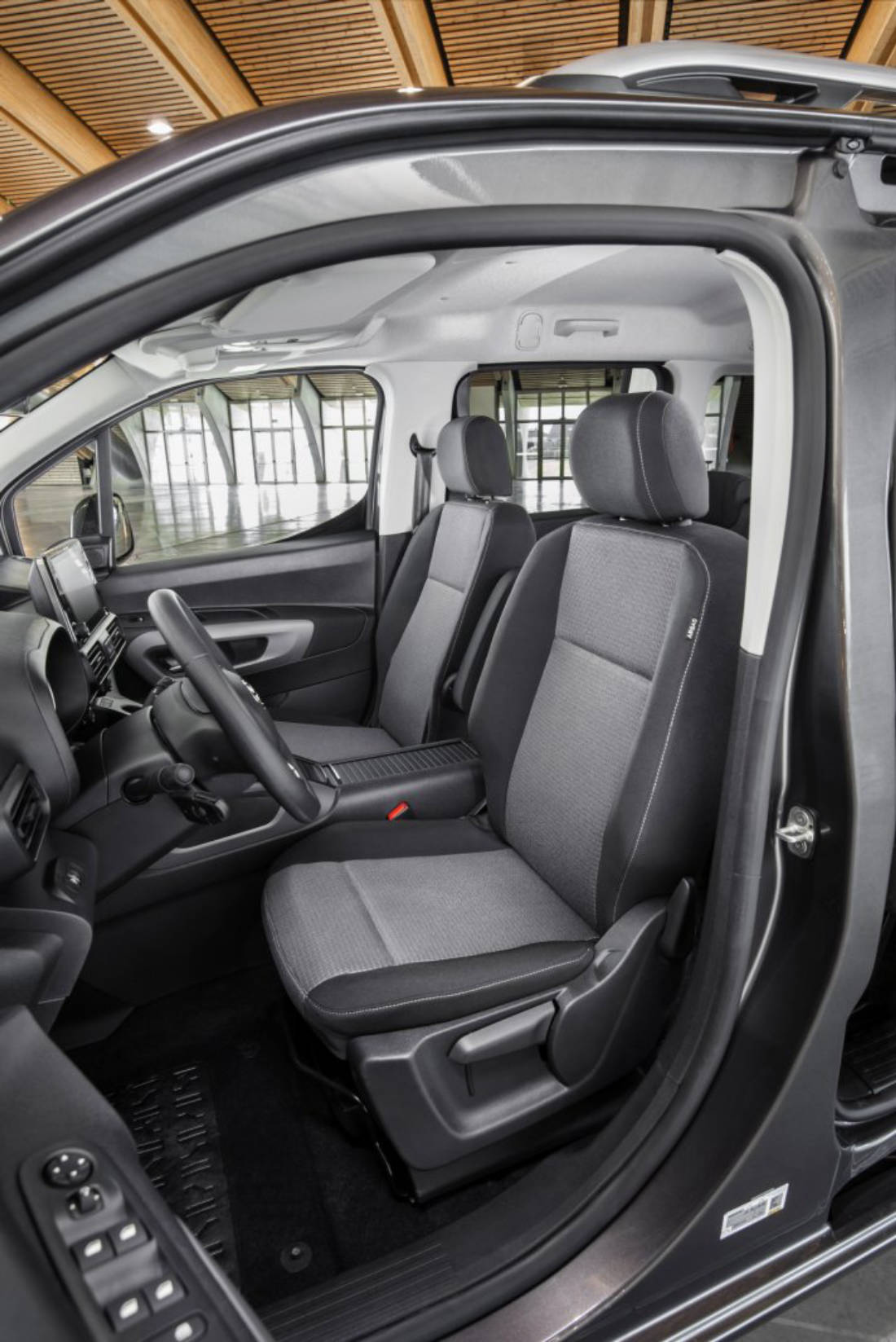 toyota-proace-city-verso-2020-5-5