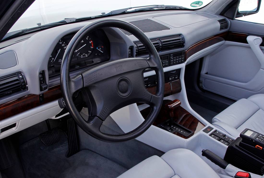 bmw-735i-interior