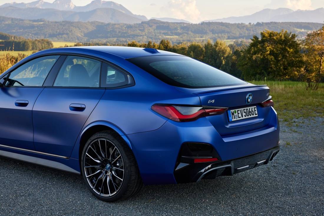 P90439367_highRes_bmw-i4-m50-9-2021