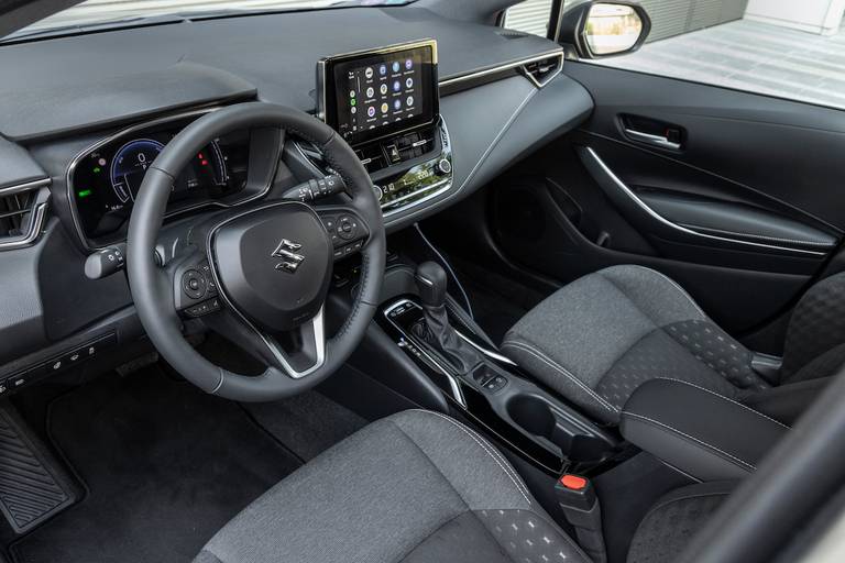 Suzuki Swace (2023) interior