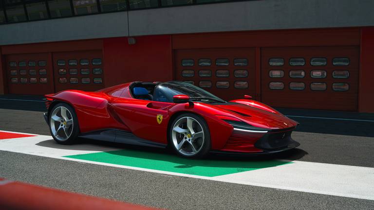AS24 Ferrari Daytona SP3 2021 statisch voor