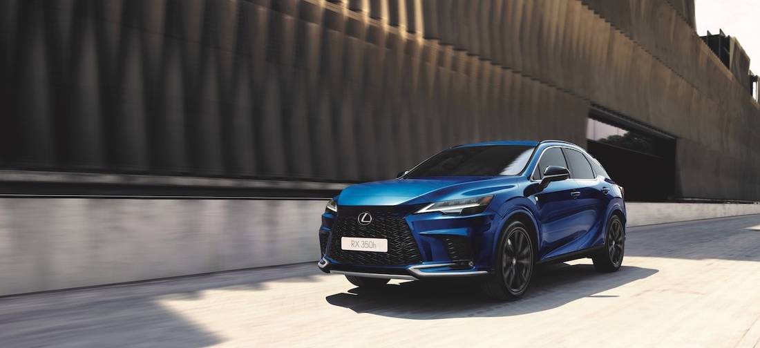 Lexus RX (2023) banner