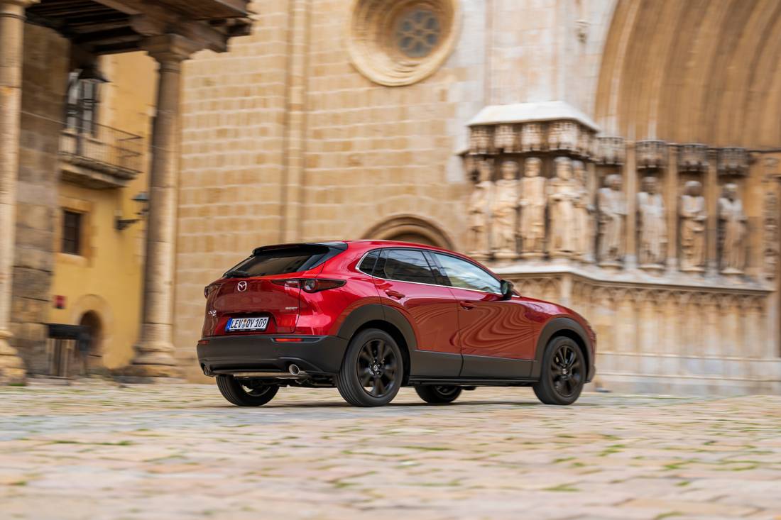 2022_mazda_cx-30_src_spain_act_28