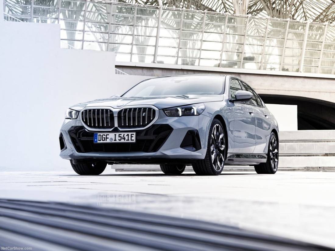 BMW-i5-2024-1280-02
