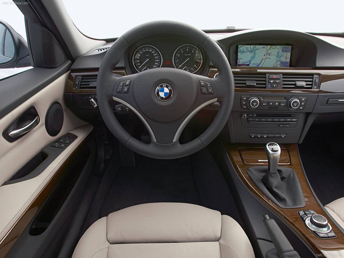 BMW-3-Series-2009-1600-13.jpg