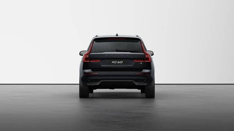 Volvo XC60 Black Edition (2023) statisch, achteraanzicht