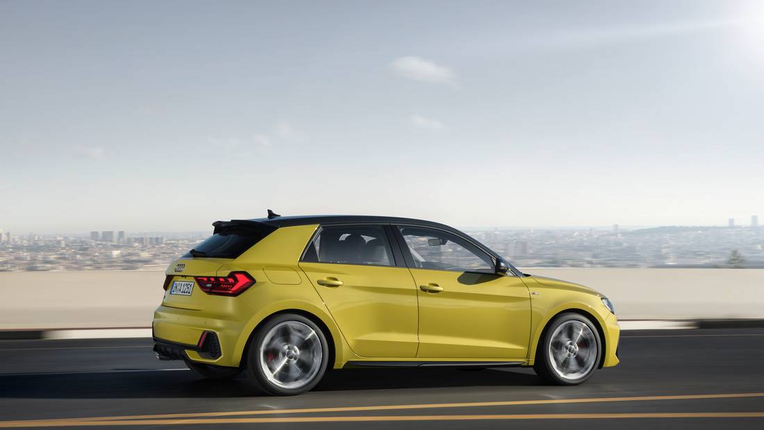 audi-a1-sportback-side