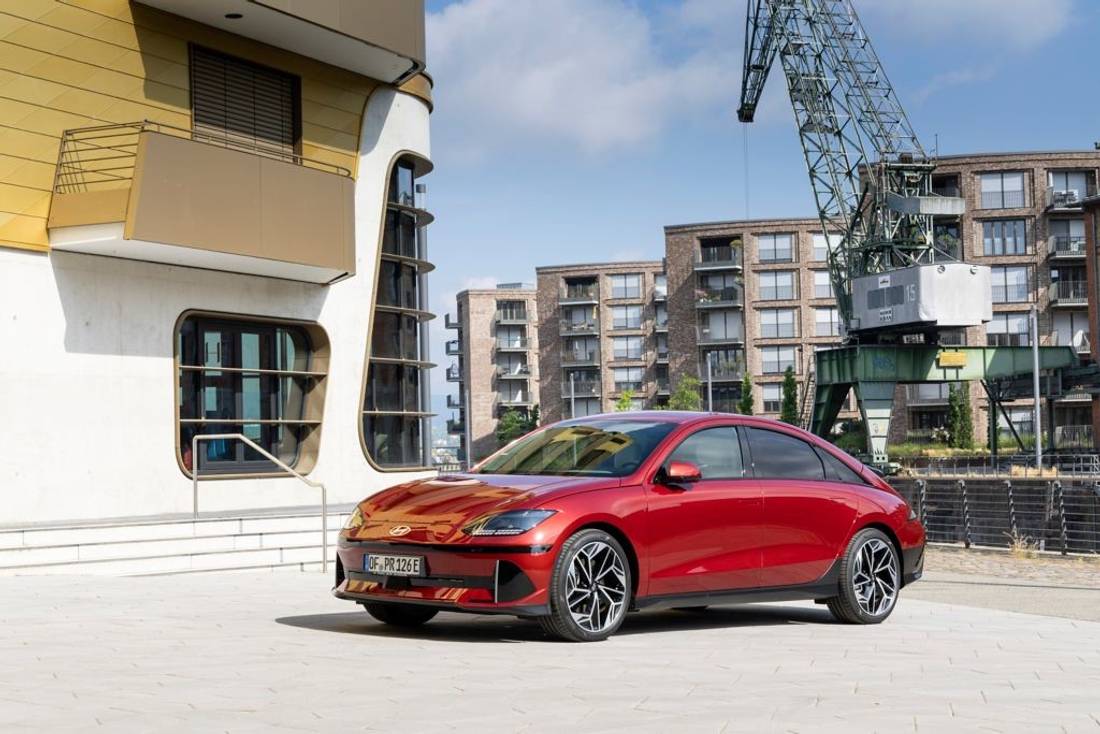 hyundai-ioniq-6-ultimate-red-metallic-0923-02_wid_1024_bfc_off
