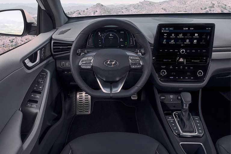 New Hyundai IONIQ Plug-in Interior 1 1610