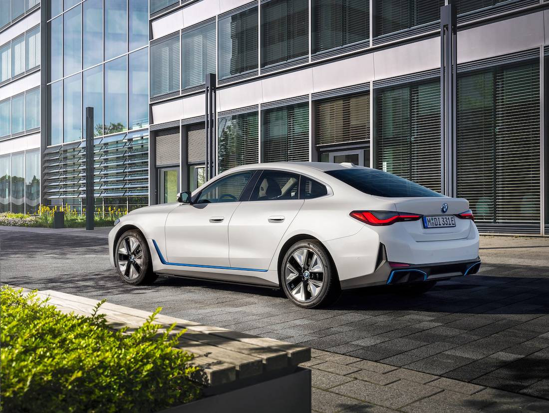 BMW i4 (2022) statisch, achteraanzicht
