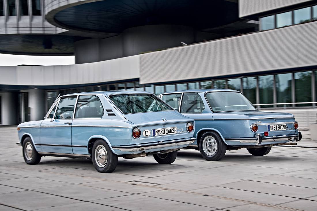 BMW E10 en E6 1ste generatie naast elkaar.jpg