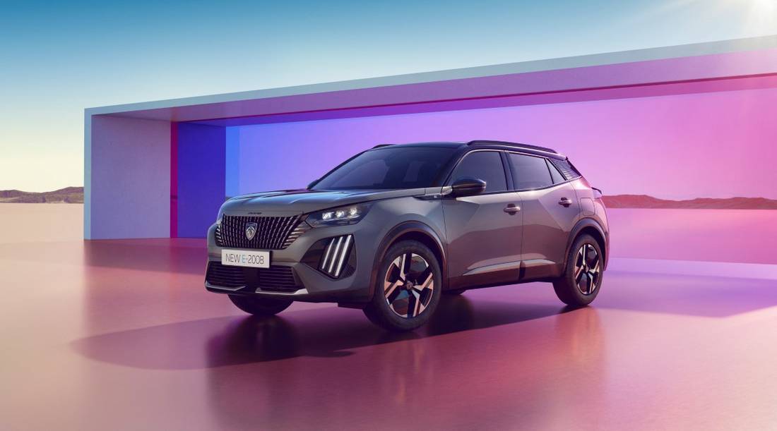 PEUGEOT_E-2008_2305STYP_020