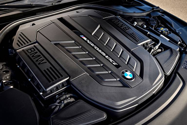 P90246927 highRes bmw-m760li-xdrive-on