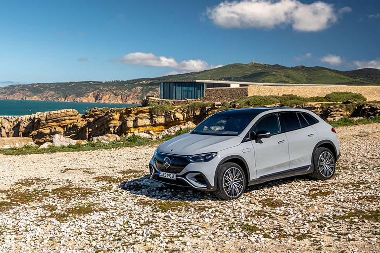 Mercedes EQE SUV (2023) static, front view