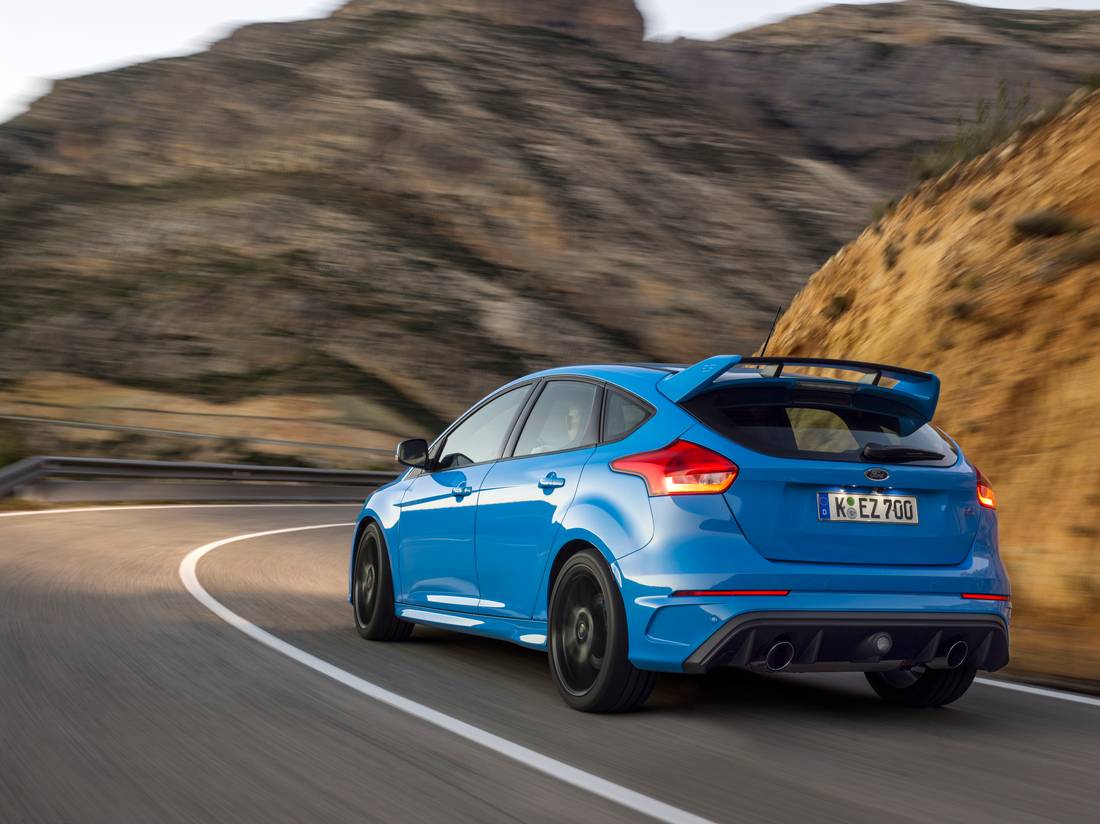 ford-focus-rs-back
