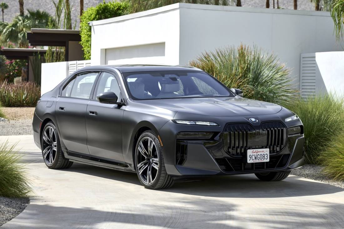 P90486396_highRes_the-new-bmw-i7-xdriv