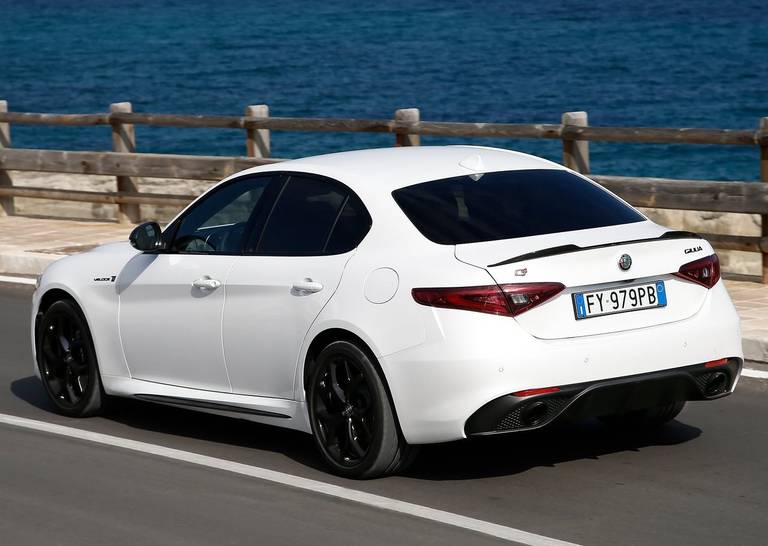 Alfa Romeo-Giulia-2020-1280-06