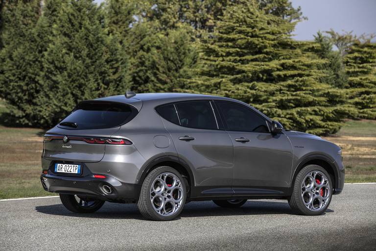 Alfa Romeo Tonale (2023) static, rear view