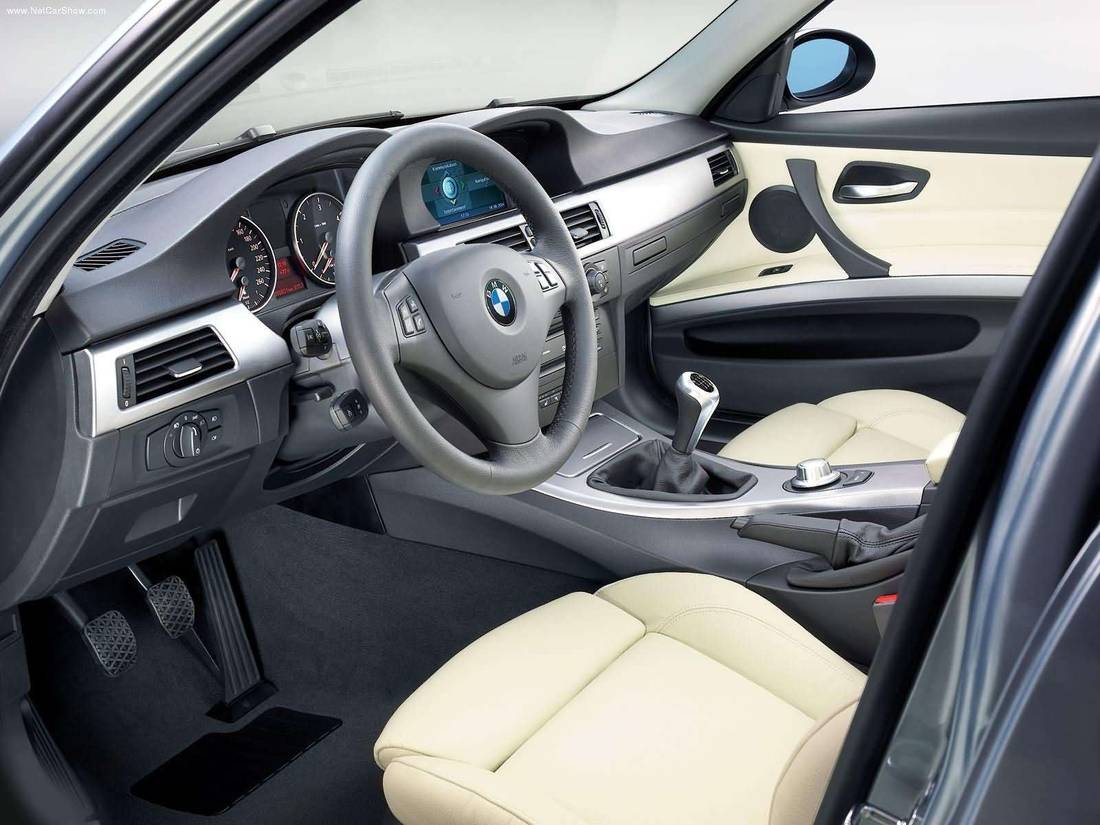 BMW-320d-2006-1600-15
