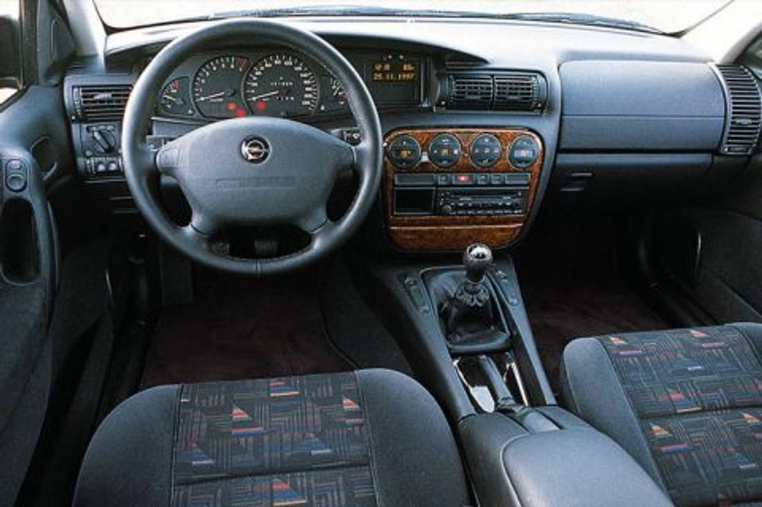 Opel Omega (A & B)