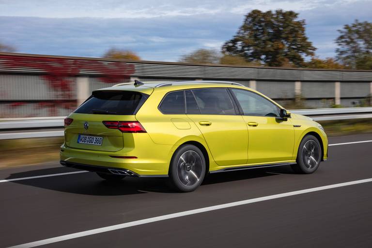 VW Golf Variant (2023) dynamic, rear view