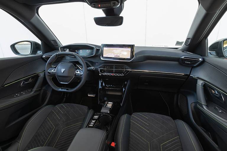 Peugeot e-2008 (2023) interior