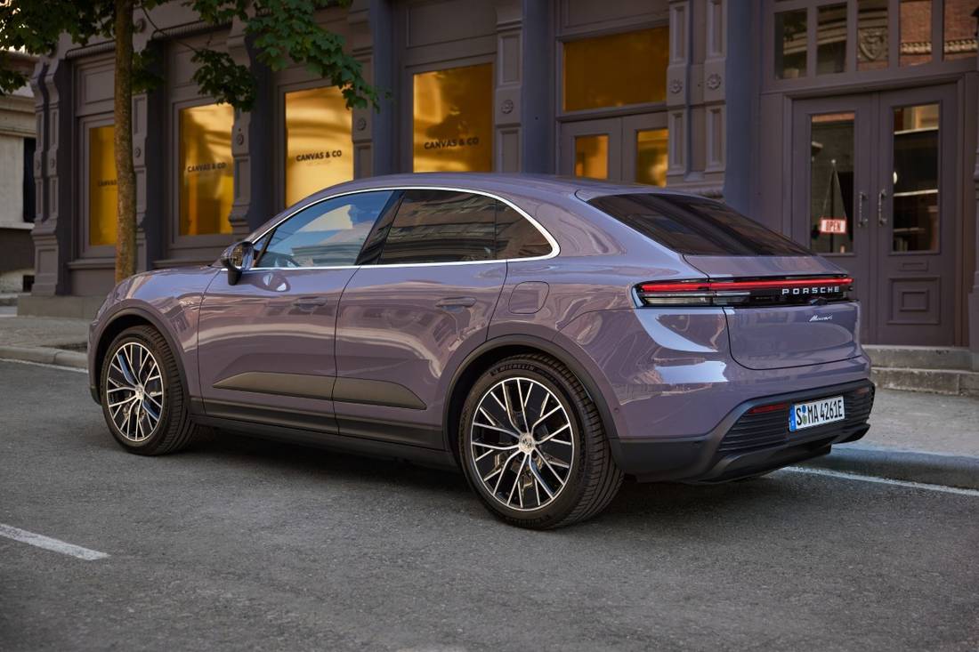 Macan Electric 4 rear