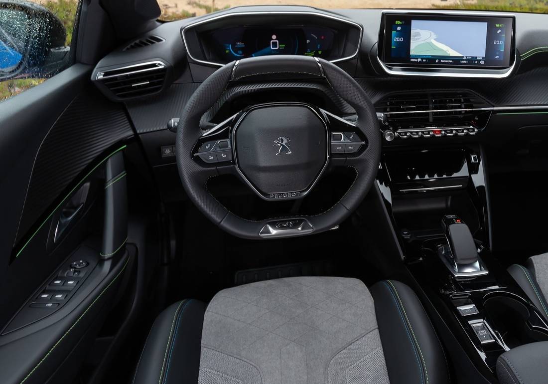 peugeot-e-208-interieur